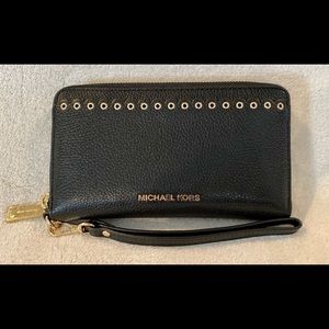 Michael Kors Smartphone Wristlet